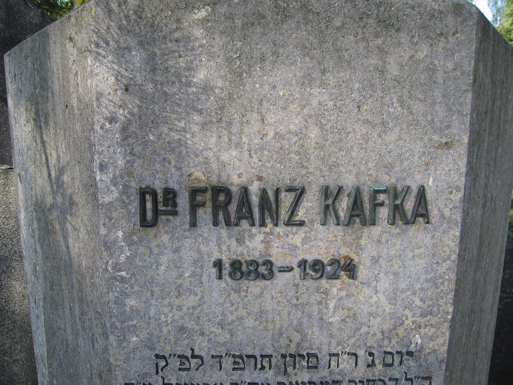 Kuva Franz Kafka. cemetery geotagged praha literature franz jewish kafka franzkafka literatura geotagging