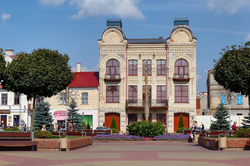 Belarus: top tourist attractions and sightseeing route planner Monuments, parks, and activities 2023