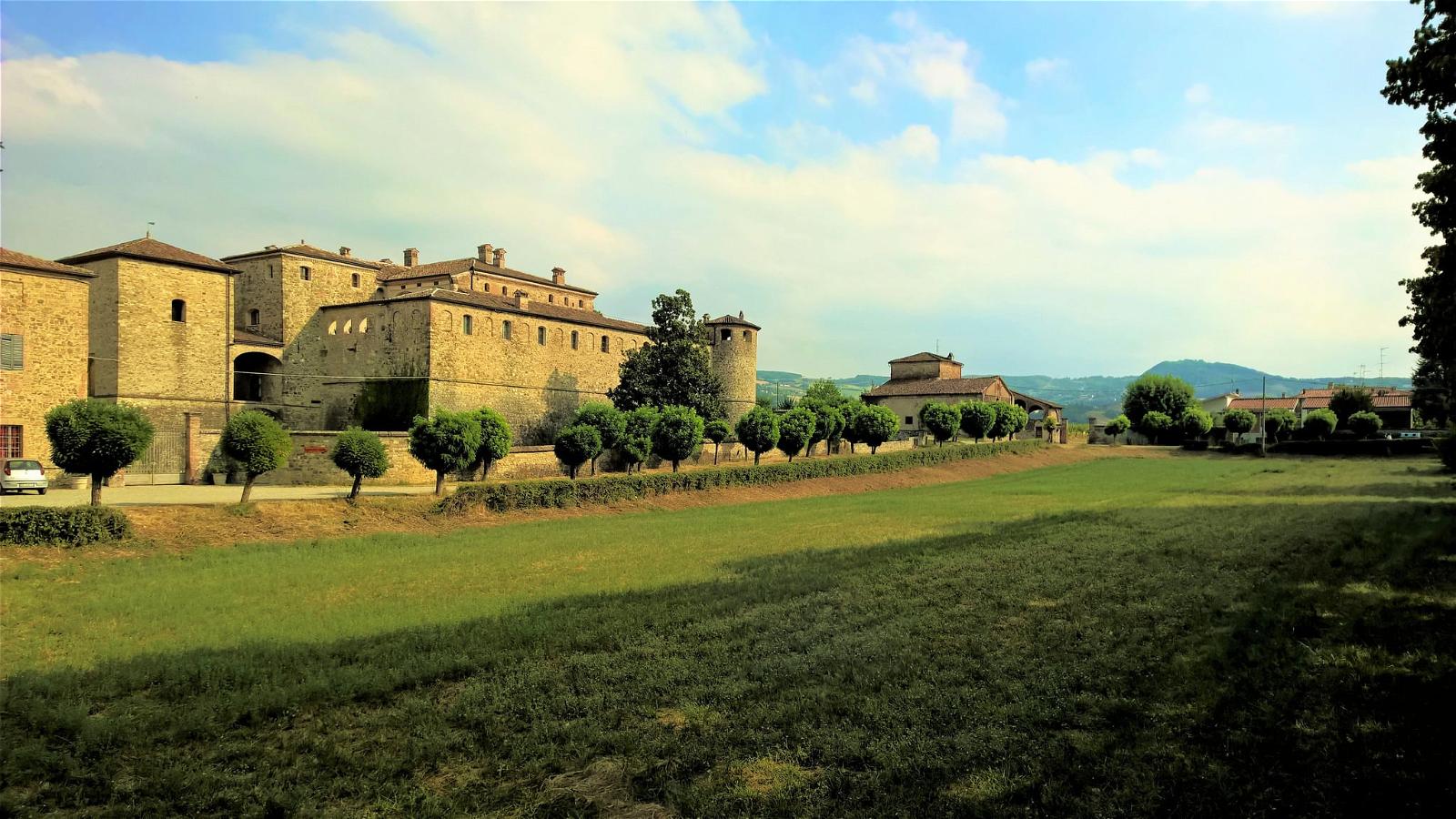 Immagine di Castello di Agazzano. italia emilia castello castelli emiliaromagna romagna agazzano diagazzano