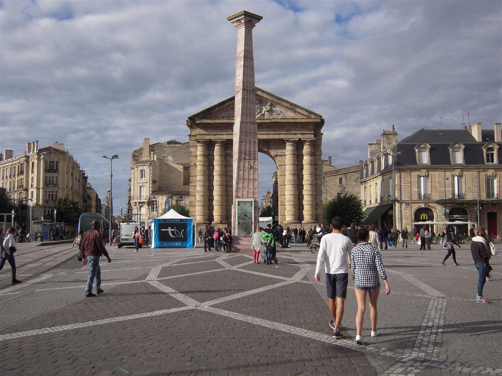 Image de Porte d'Aquitaine. frankreich france sudouest aquitaine 33 gironde bordeaux guyenne porte place colonne journéesdupatrimoine