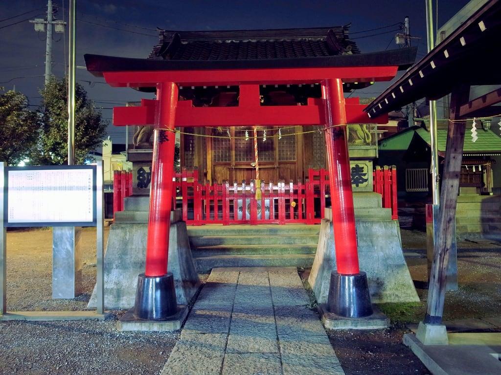 Imagine de 稲荷神社. red japan night shrine 日本 神社 鳥居 ricoh grd 大田区 grd4