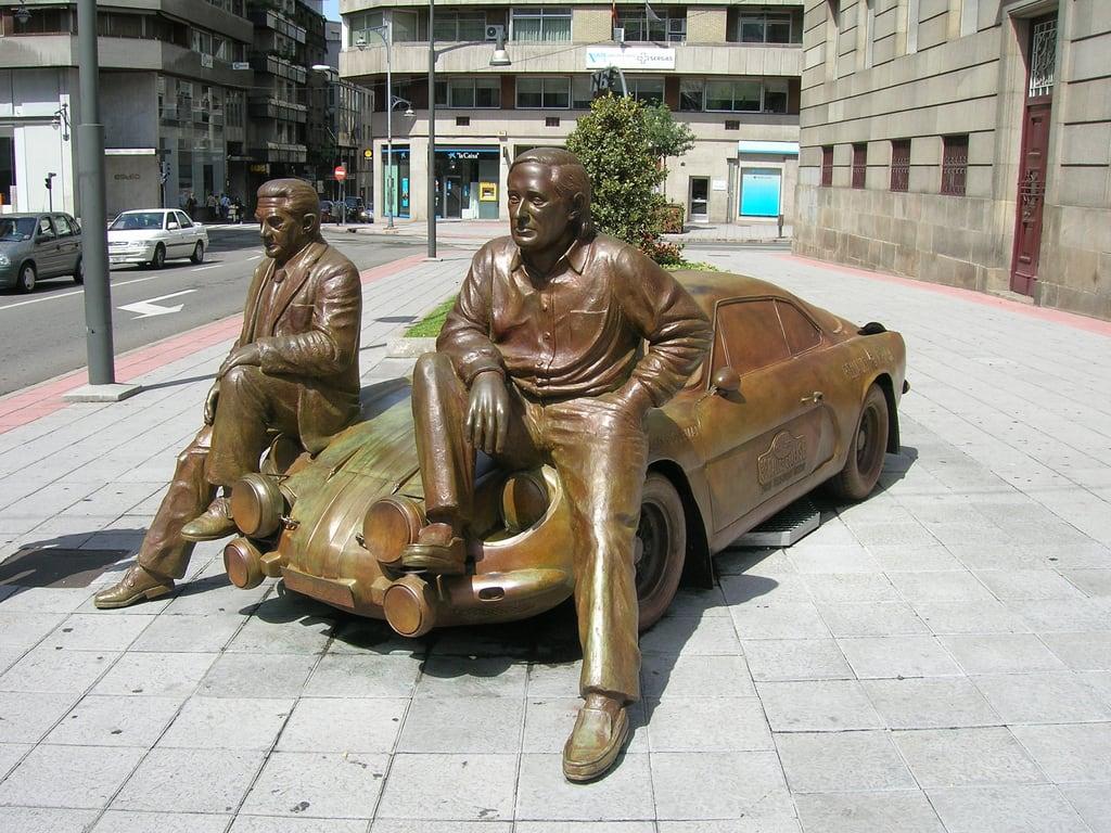 תמונה של Homenaje a Coleman y Reverter. escultura conde coleman ramon antonio ourense estanislao enunlugardeflickr reverter