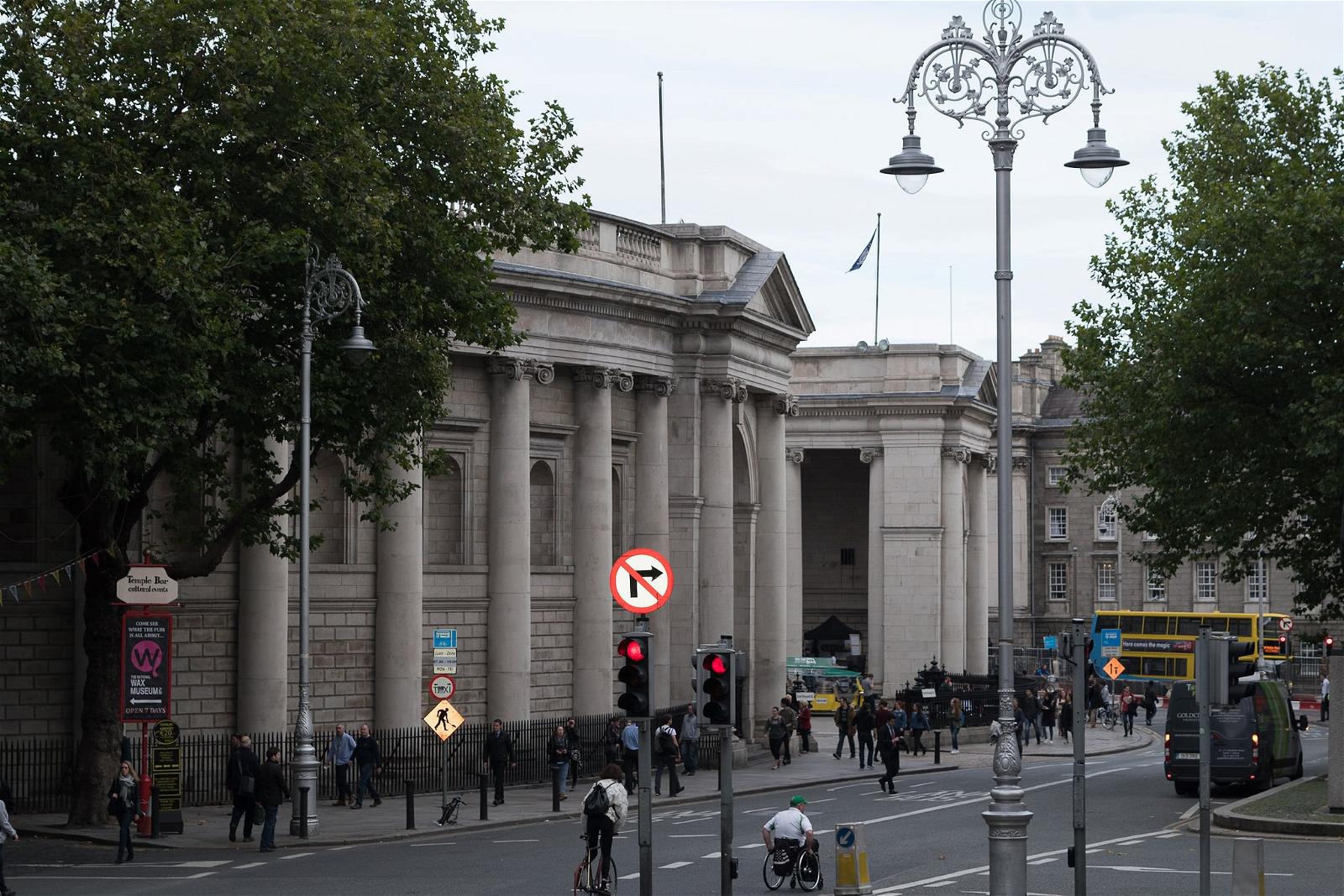 Dublin: top nähtävyydet ja opastukset reittiopas Muistomerkit, puistot,  toimintaa 2022 (Irlanti)