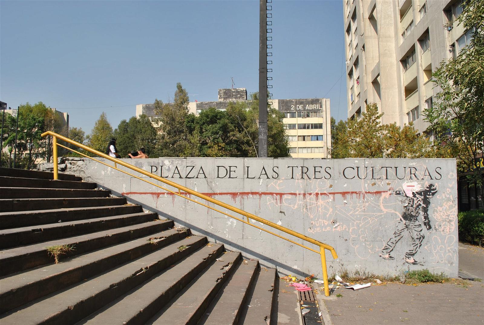 Image of Plaza de las tres Culturas. plaza streetart graffiti stencil intervención conjuntourbanononoalcotlatelolco