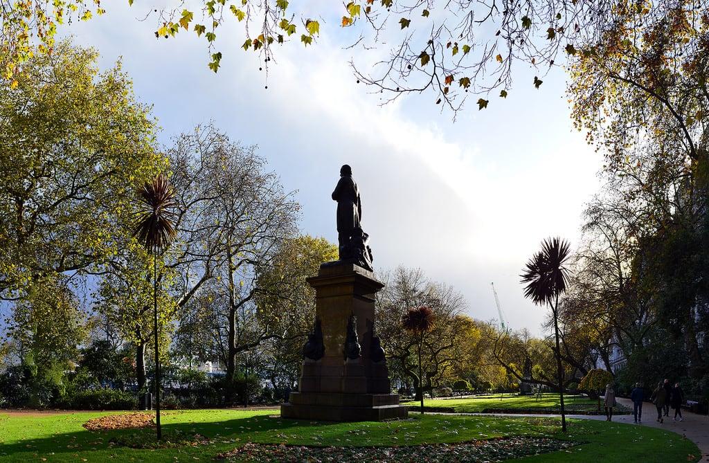 Sir James Outram की छवि. november sculpture london westminster 2015 victoriaembankmentgardens sirjamesoutram matthewnoble whitehallgardens