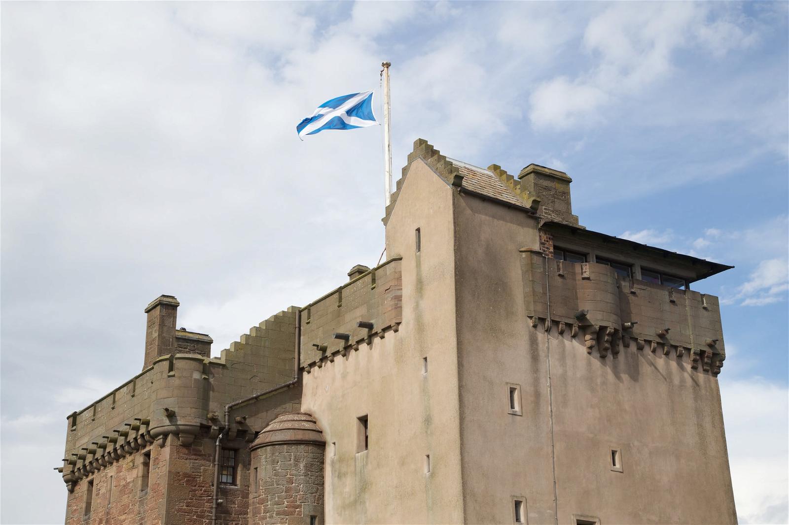 Image de Broughty Castle. castle museum broughtyferry dundee angus 17thcentury victorian nophotoshop 1860s stronghold saltire 16thcentury unedited rebuilt 15thcentury scheduled straightfromthecamera 1490s broughtycastle dundeecitycouncil scheduledmonument sirrobertrowandanderson refortification 149096