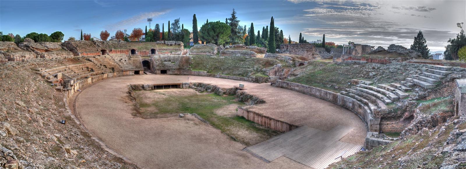 Anfiteatro Romano 의 이미지. romano