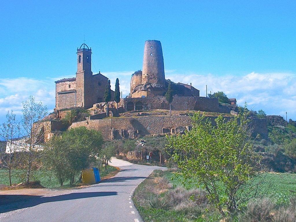 Imagem de Castell de Lloberola. campanar torretower segarra catalunya església