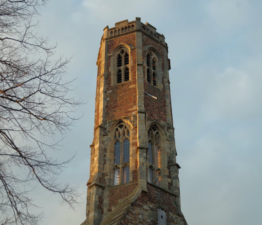 Clock tower की छवि. england gardens europe unitedkingdom norfolk february kingslynn gbr 2016 greyfriarstower lenssigma18250mm camerapentaxk50 king’slynn towergardenskingslynn