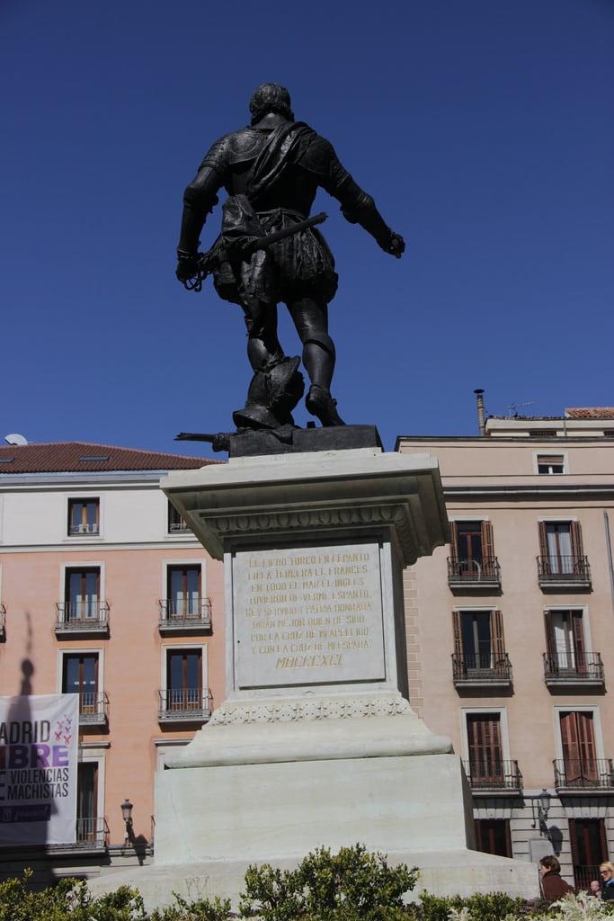 Image of Monumento a Álvaro de Bazán. madrid plazadelavilla monumentoadonálvarodebazán monumentoabazán httpswwwflickrcomgroupsmadridcitymola