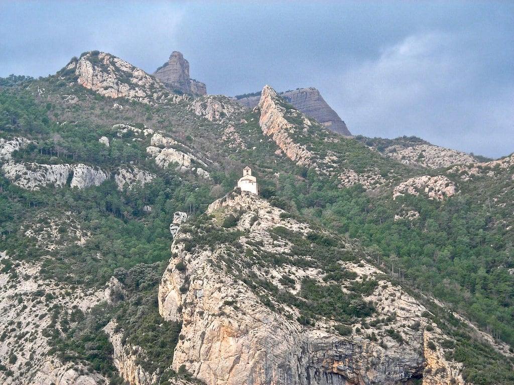 Castell de Castell-llebre görüntü. alturgell campanar muntanya catalunya església