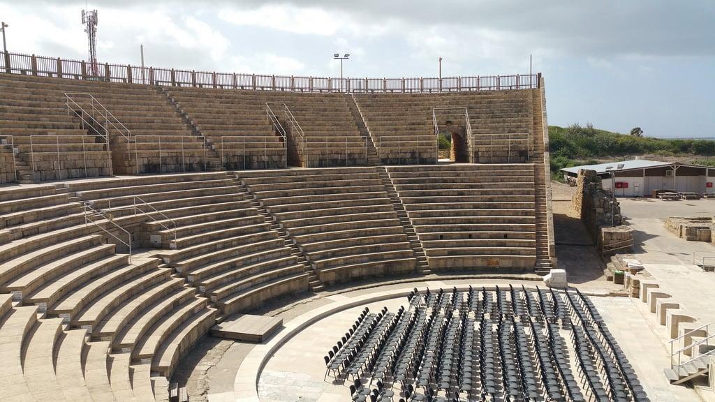 Caesarea Amphitheater 의 이미지. israel caesarea
