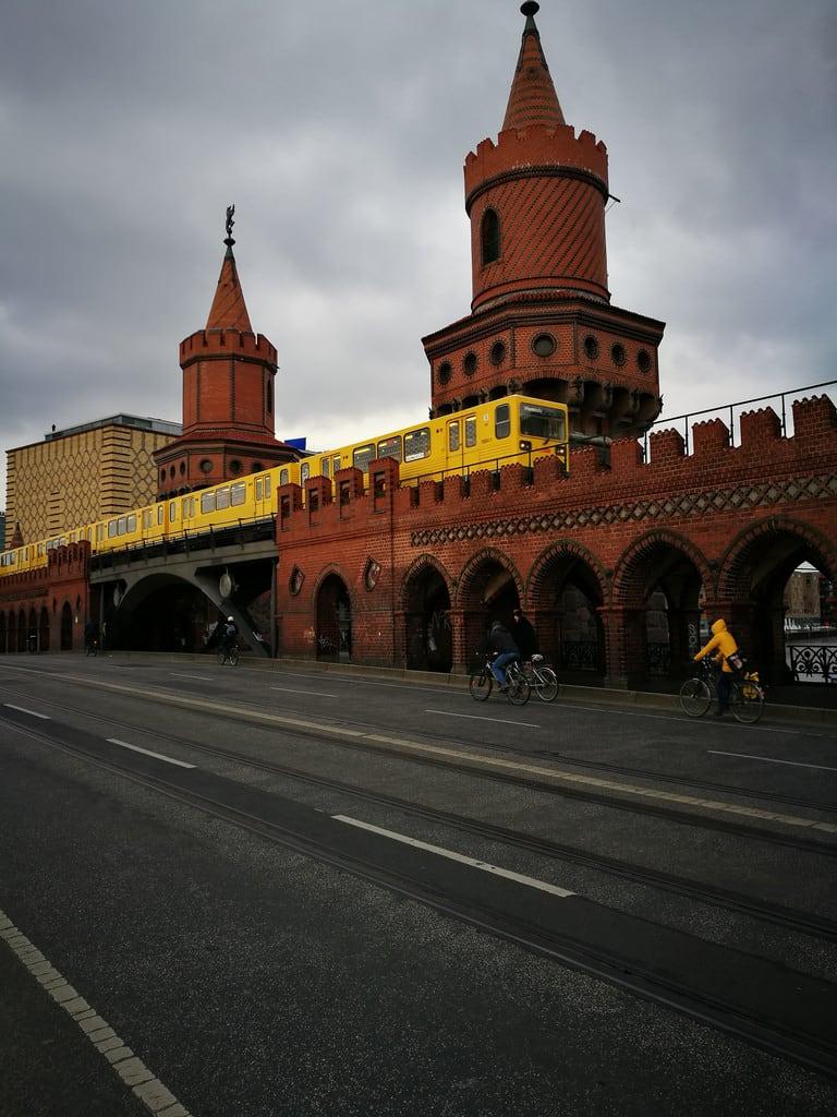 Gambar dari Oberbaumbrücke. 