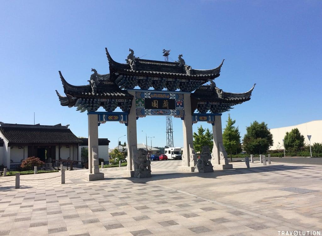 Imagine de Chinese Gate. new zealand dunedin chinese gardens park nature travel arch gate