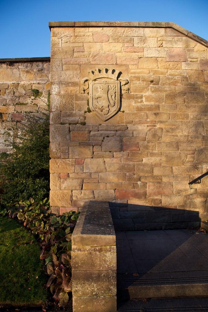 Bilde av Dunfermline War Memorial. stair shearerandannand memorialgarden warmemorial wall stone carved jamesshearer 195153 dunfermline fife scotland archhist itmpa tomparnell canon 6d canon6d