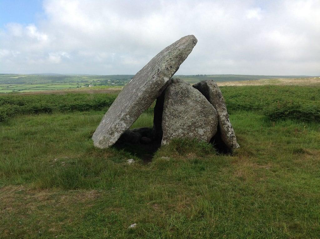 Immagine di Zennor Quoit. mulfra quoit antiquity penwith westcornwall cornwall