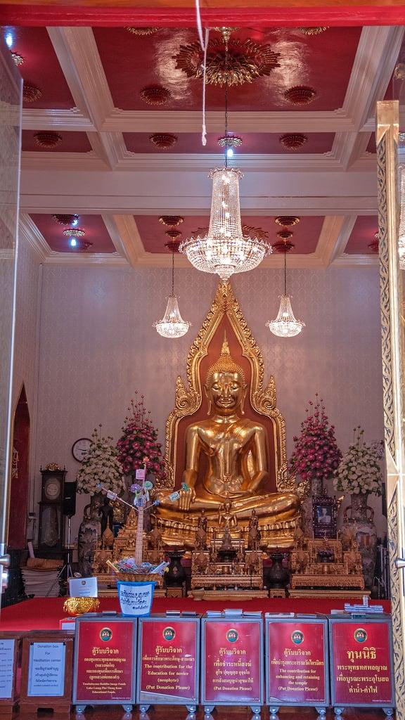 Image of Wat Traimit. travel statue photoshop thailand temple gold nikon worship asia bangkok buddha nikkor goldenbuddha wattraimit d300s 18105mmf3556 nikon18105mmf3556