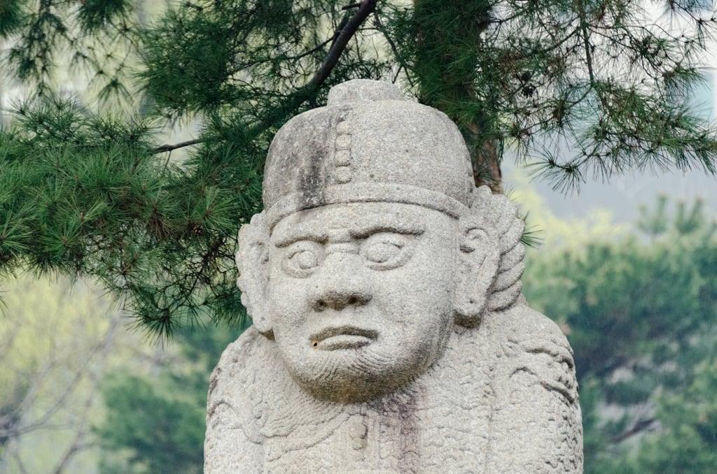 صورة Royal Tombs of the Joseon Dynasty. royaltombsofthejoseondynasty seoul southkorea kr nyeongneung yeongneung 여주영릉英陵과영릉寧陵