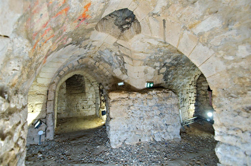 Château de Gisors की छवि. cave château gisors