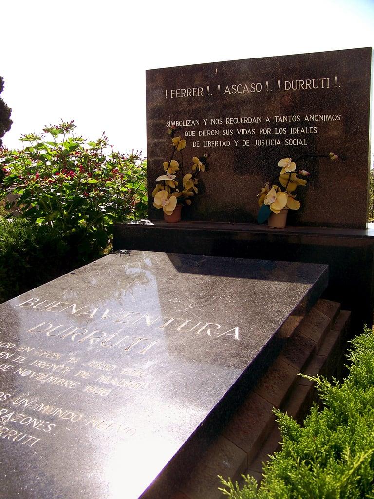 Image de Memorial Durruti, Ascaso i Ferrer. barcelona cemetery 1936 memorial catalunya anarchism ait cnt fai ferrer ascaso durruti buenaventuradurruti