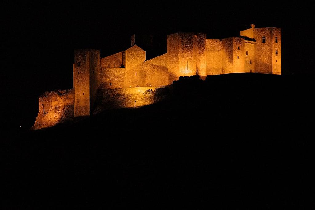 Immagine di Castello di Melfi. italy castello melfi vulturearea