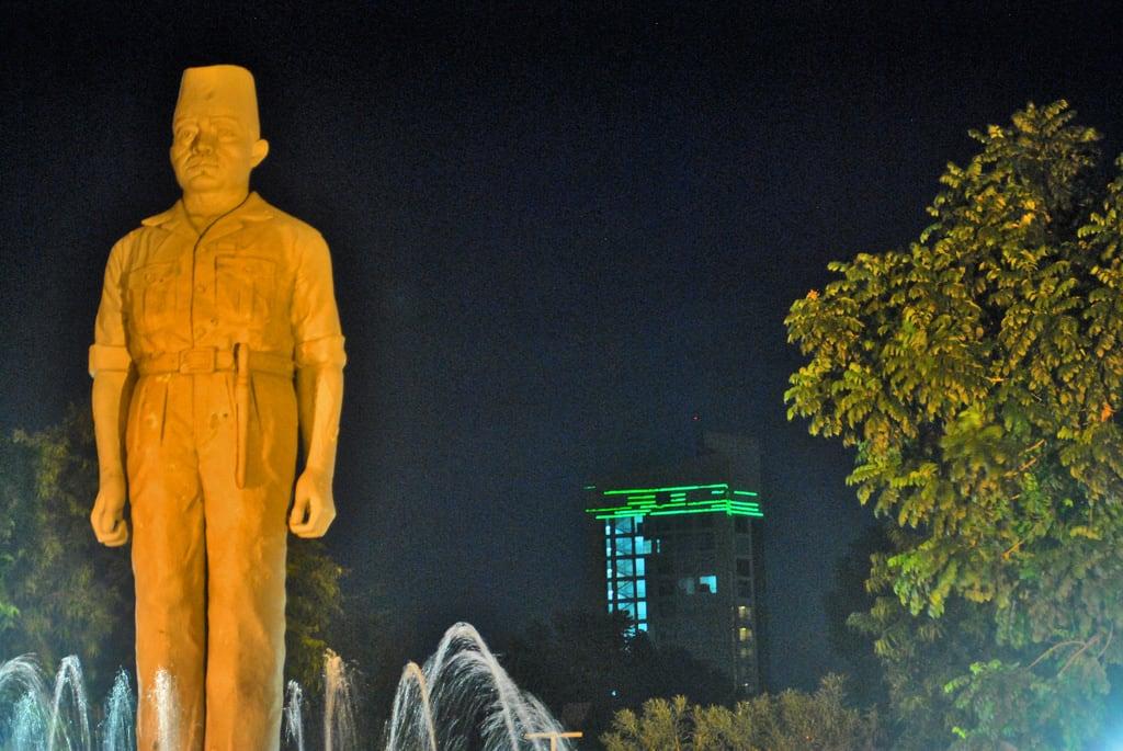 Image of Monumen Gubernur Suryo. surabaya nightshoot fotomalam monumen monument