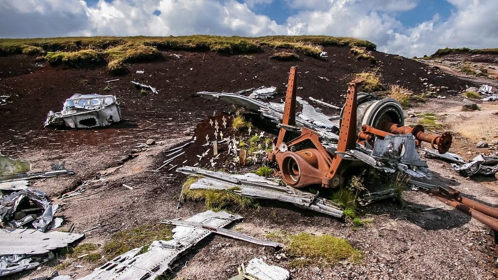 Overexposed (wreckage) képe. planecrash accident wreckage bleaklow mountain darkpeak peakdistrict glossop england derbyshire unitedkingdom accidenteaéreo northengland