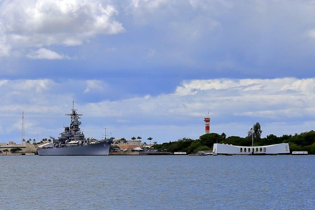 תמונה של Submarine Memorial. pearlharbor hawaii military navy airforce nationalmemorial memorial ussarizona battleship wwii worldwarii attack japanese usa historical dayofinfamy