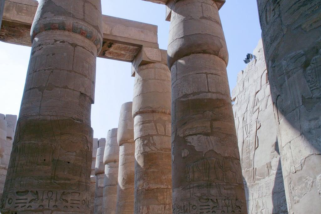Colonnade की छवि. afryka egy karnak muá¸©äfazì§ataluqåur egypt