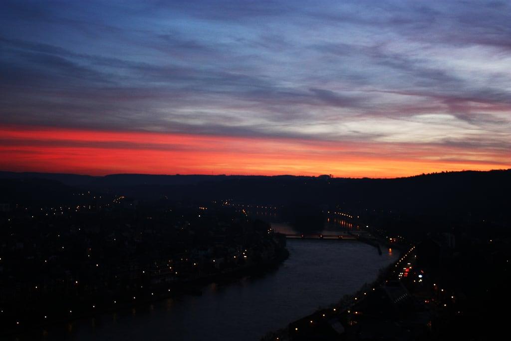 Bild av Citadelle de Namur. sunset sun river soleil citadel adrian coucherdesoleil meuse namur fleuve citadelle yazuu yazu tombu