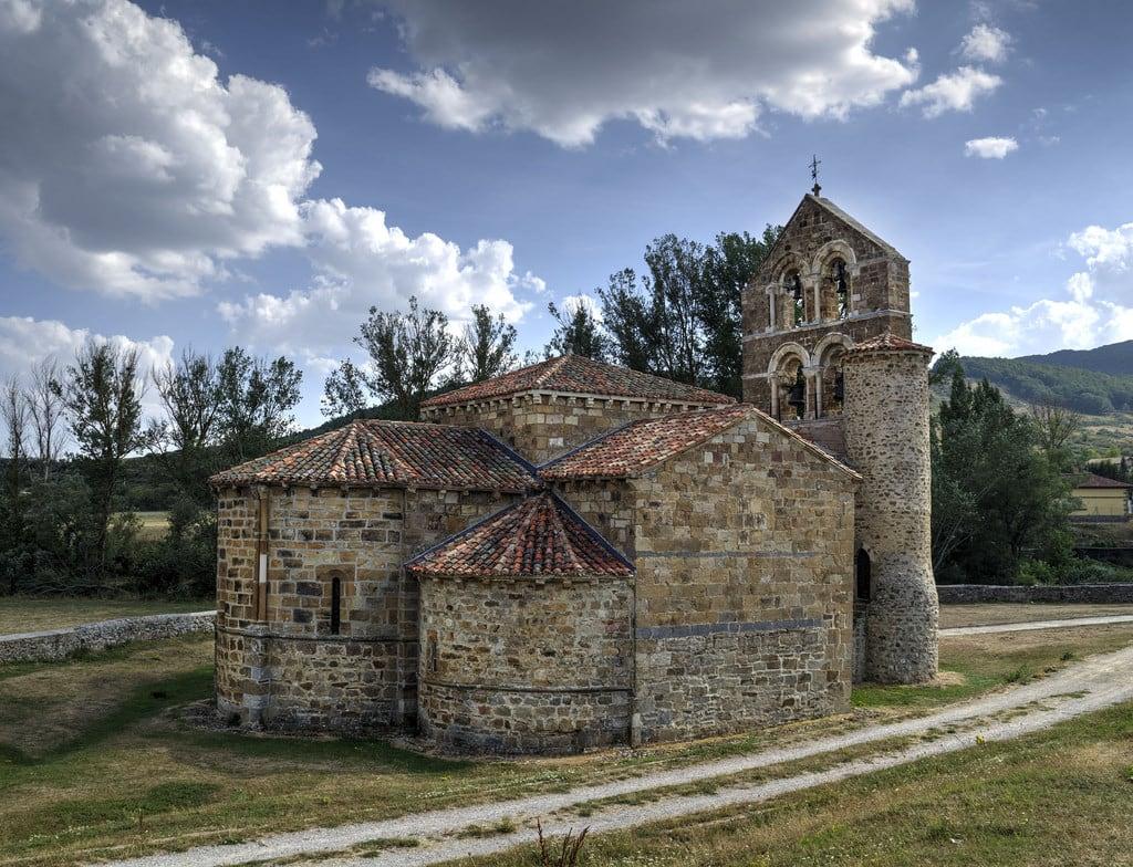 Iglesia de San Salvador görüntü. románico