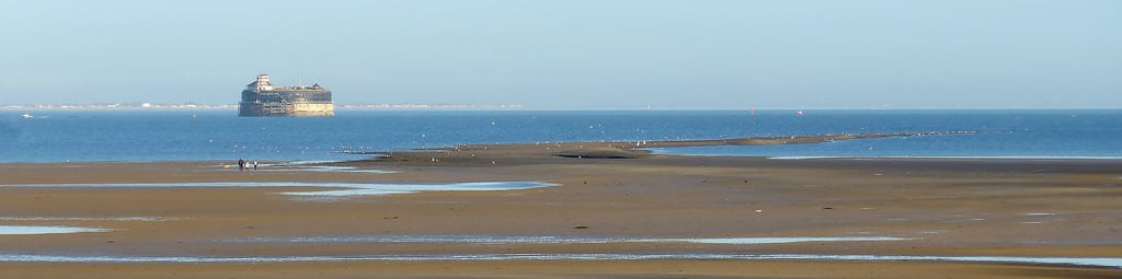 Appley Beach 924 Metre uzunluğunda plaj görüntü. ryde sands low spring tide debnigo spit nomanslandfort solent spithead gulls isle wight