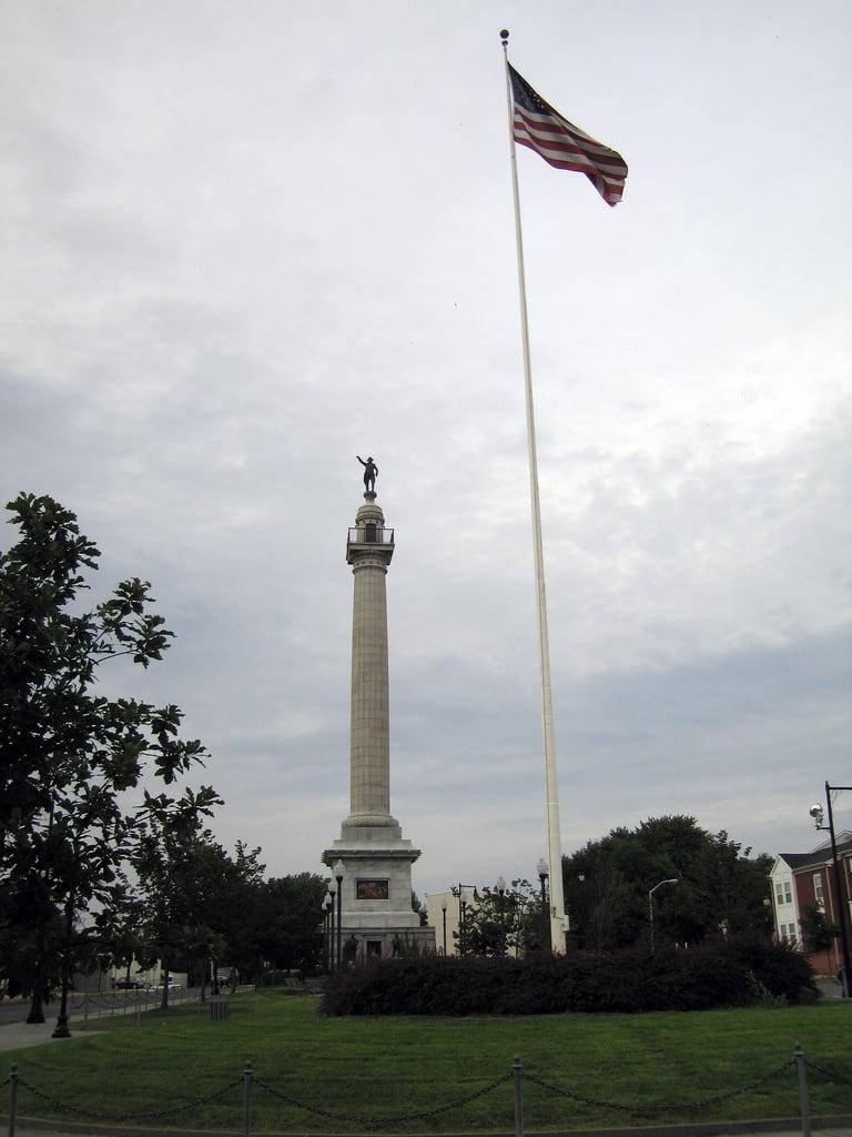 Image of Trenton Battle Monument. history washington newjersey unitedstates nj georgewashington historia trenton estadosunidos battleoftrenton