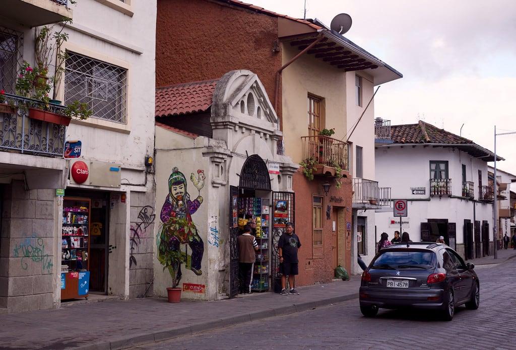 Bilde av Cuenca. cuenca ecuador southamerica graffiti wallart tiendas storefronts callelargacuenca fujixt1