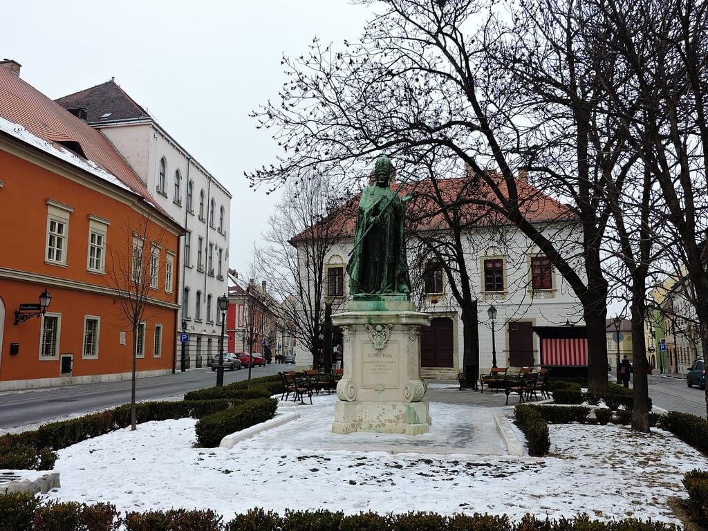 Statue of Pope Innocent XI görüntü. budapest ブダペスト βουδαπέστη sculpture statue