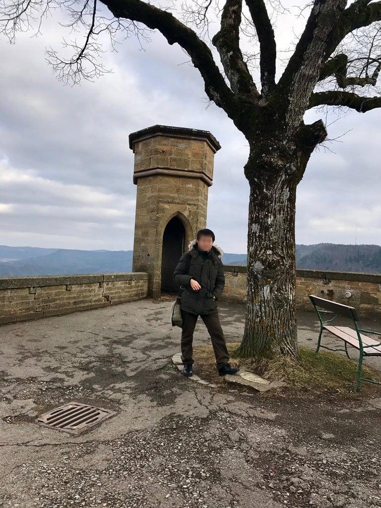 Gambar dari Burg Hohenzollern. 