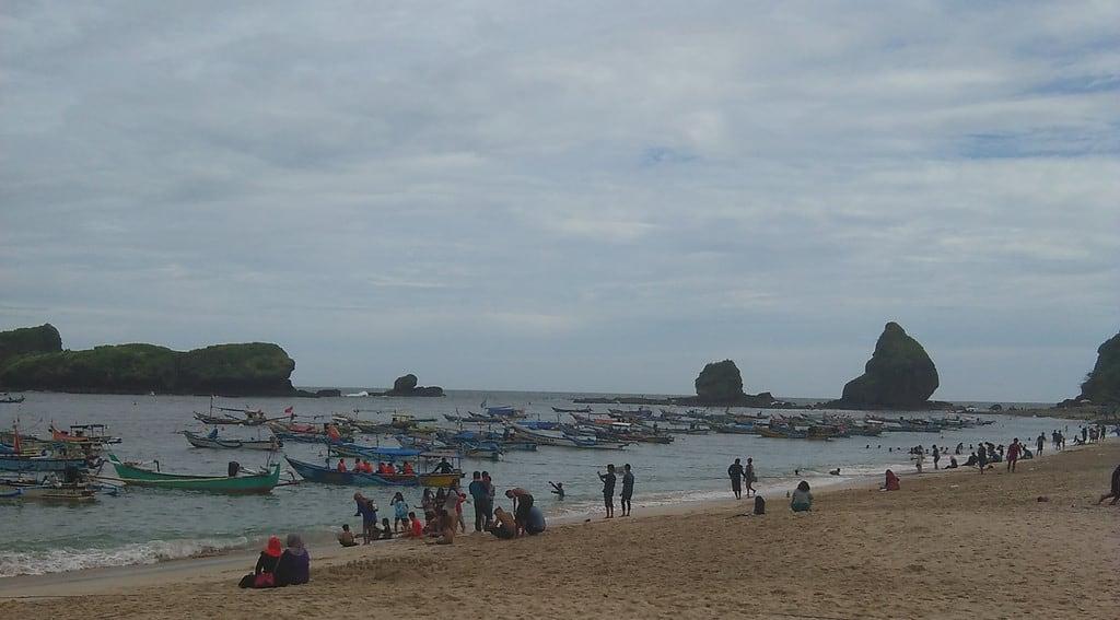 List Of Top Beaches In Indonesia 2021 Discover The Most Popular Beaches In Indonesia 2021