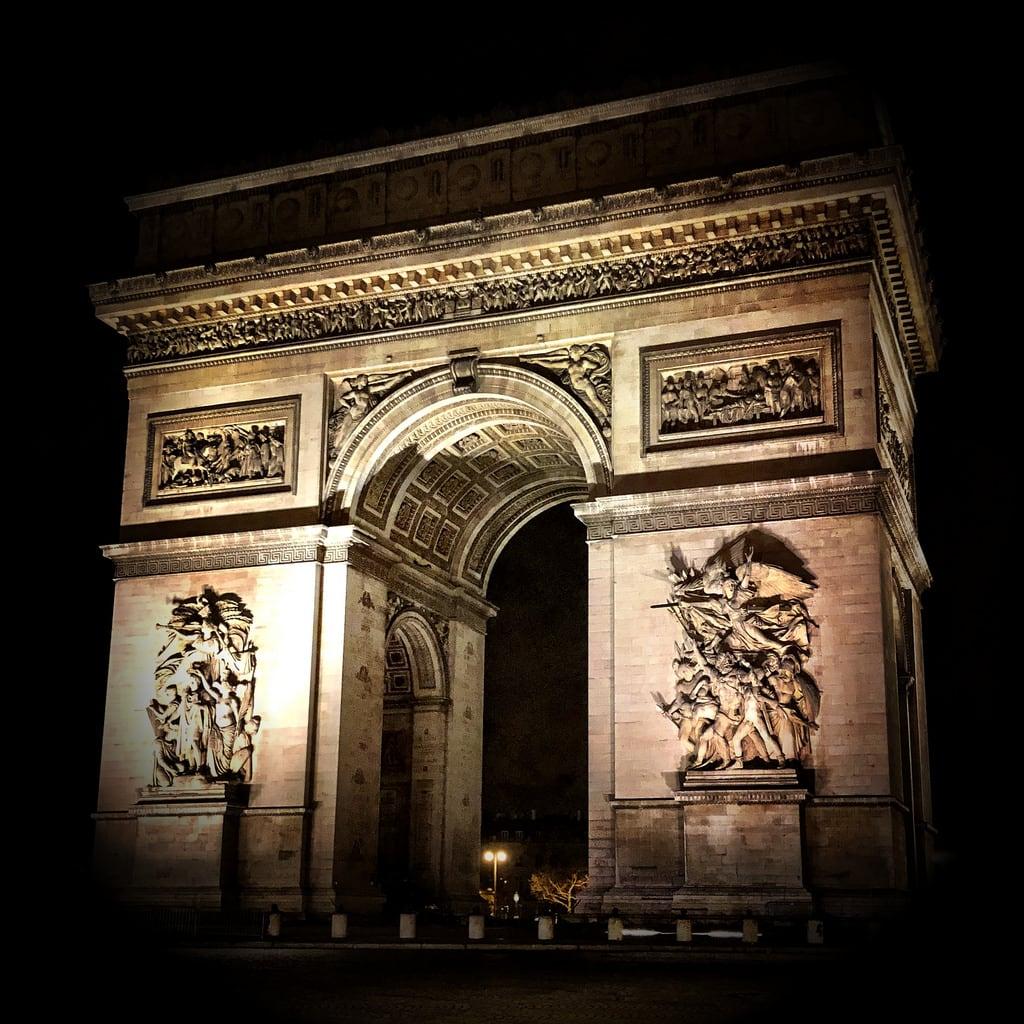 에투알 개선문 의 이미지. paris france arcdetriomphe triumphalarch