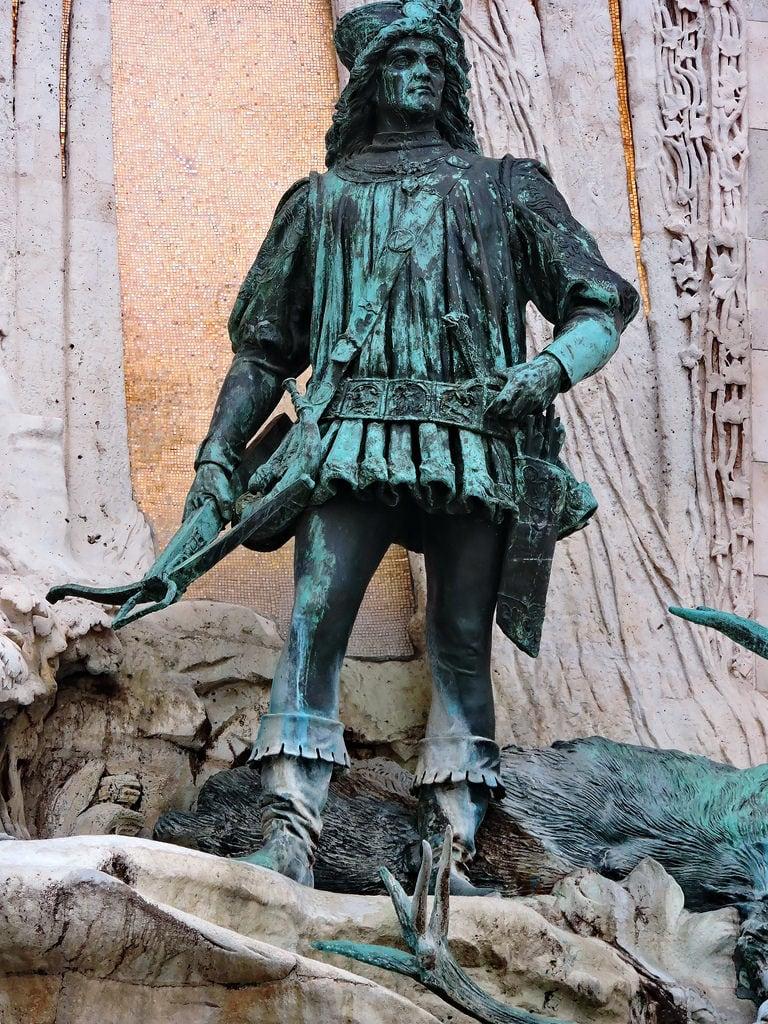 Immagine di Mátyás fountain. budapest ブダペスト βουδαπέστη sculpture statue