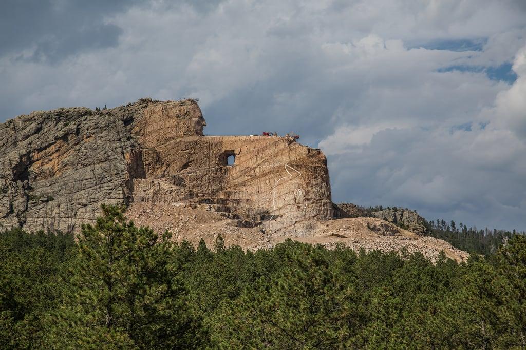 Изображение Crazy Horse Memorial. blackhills crazyhorse crazyhorsememorial crazyhorsemonument custer southdakota memorial monument unitedstates us