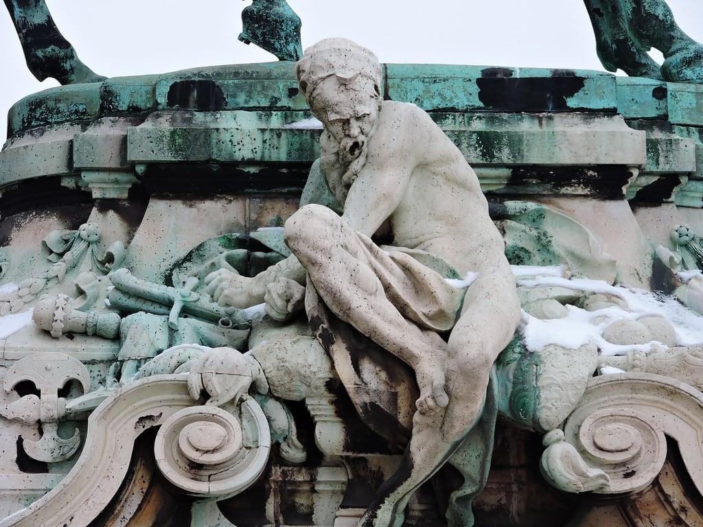 Image of Prince Eugene of Savoy. budapest ブダペスト βουδαπέστη sculpture statue