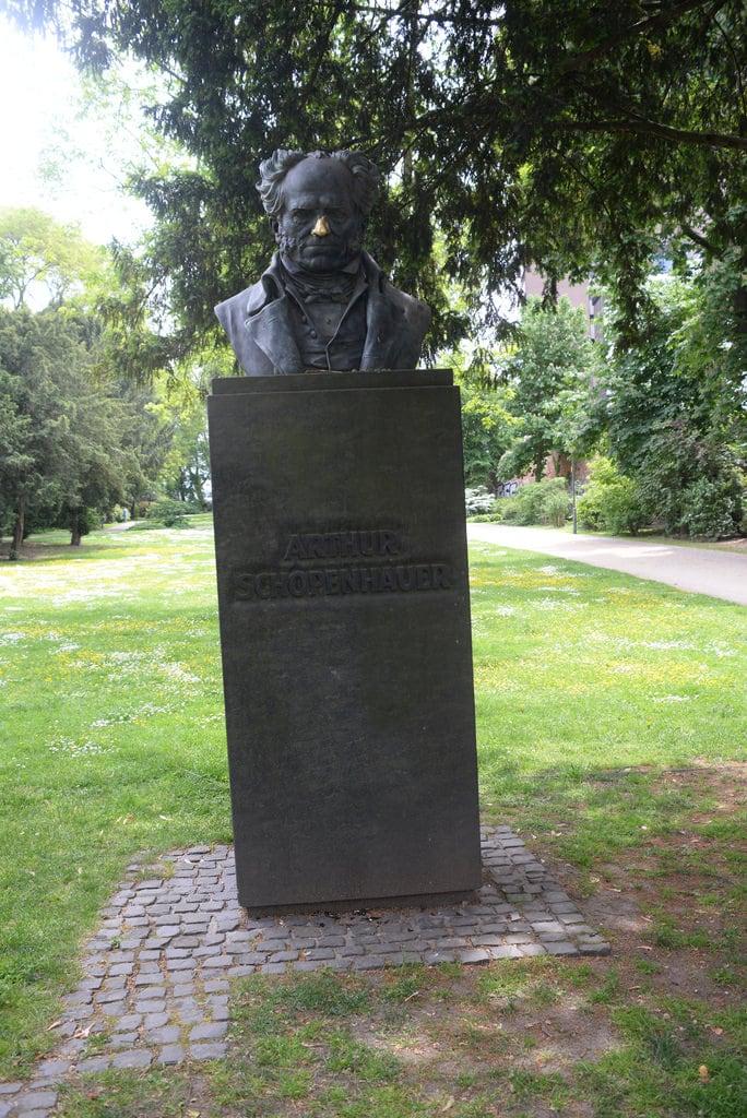 Gambar dari Schopenhauer. schopenhauer bust wallenlage nikond610 nikkor35105mmƒ3545af geotagged