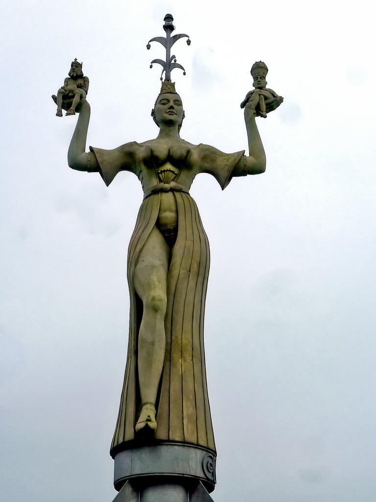 תמונה של Imperia. bodensee constance deutschland emperorsigismund germany imperia konstanz peterlenk popemartinv statue