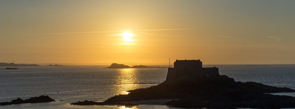 Obrázek Fort du petit Bé. landscape seascape water france sony variotessartfe1635mmf4zaoss variotessartfe41635 sonnar5518za sonnart＊fe55mmf18zasel55f18z zeiss sonya7markii