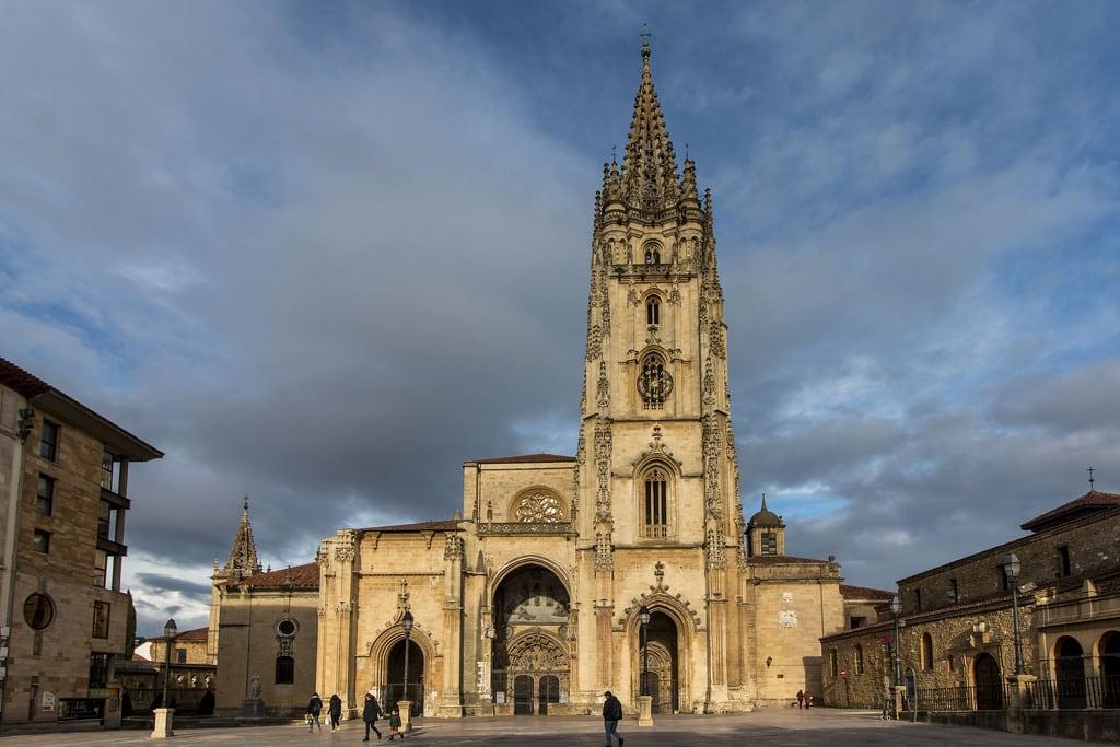 Obrázek Catedral de Oviedo. catedral sansalvador oviedo