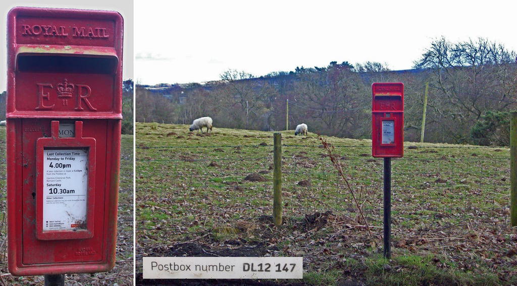 Attēls no Scargill Castle. red postbox elizabethii er2 scargill elizabeth2 eiir lampbox dl12147 dl129ta