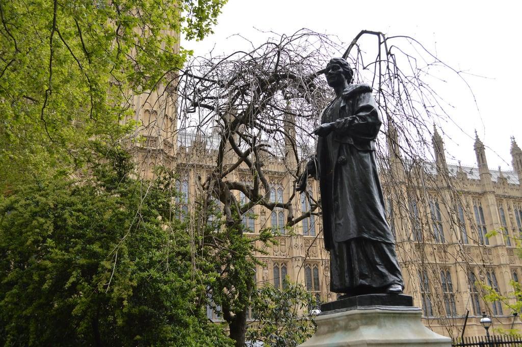 Emmeline Pankhurst 的形象. westminster emmelinepankhurst statue suffragette
