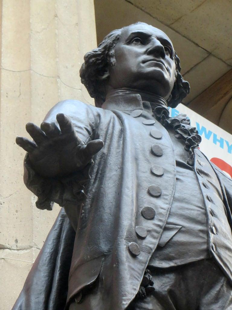 Bilde av George Washington. newyorkcity nyc manhattan downtown georgewashington president statue sculpture wallstreet federalhall