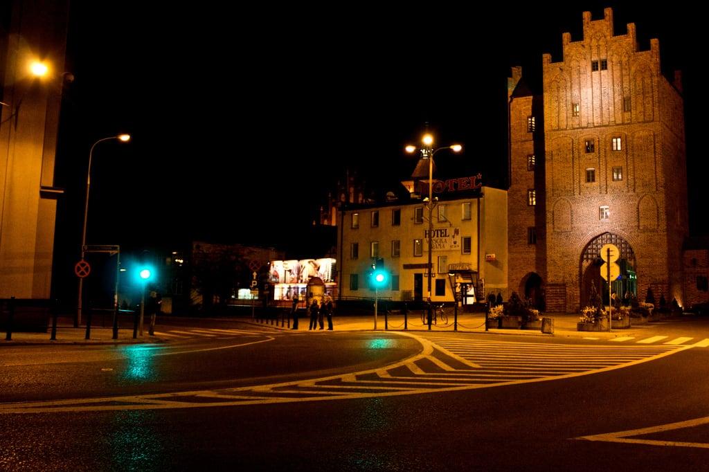 Imagine de Wysoka Brama. city night highgate olsztyn noc warmia wysokabrama