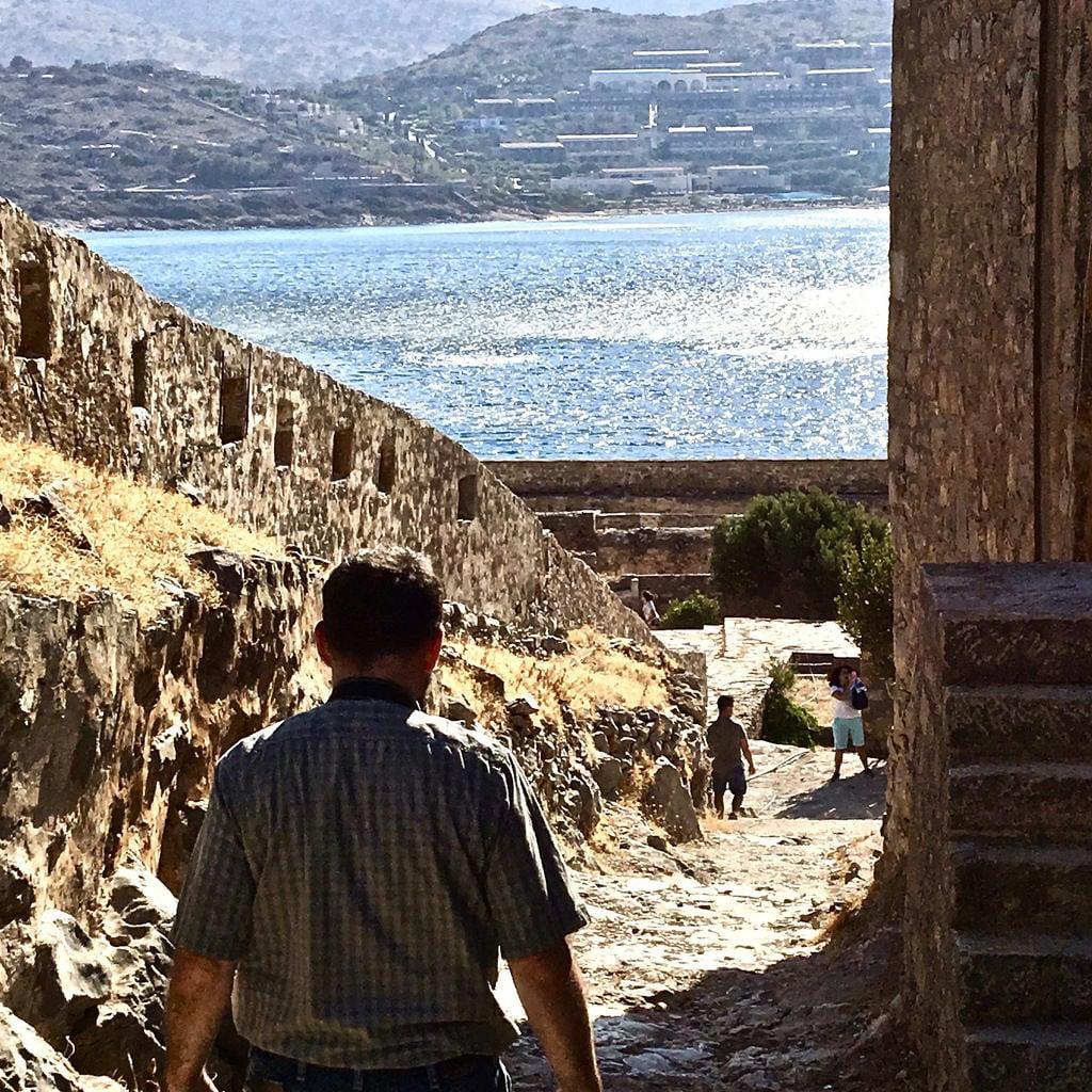 Изображение Остров крепость Спиналонга. crete greece spinalonga
